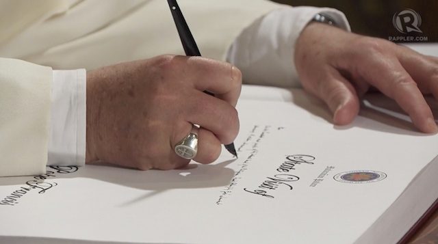 What did Pope Francis write in the Malacañang guestbook?