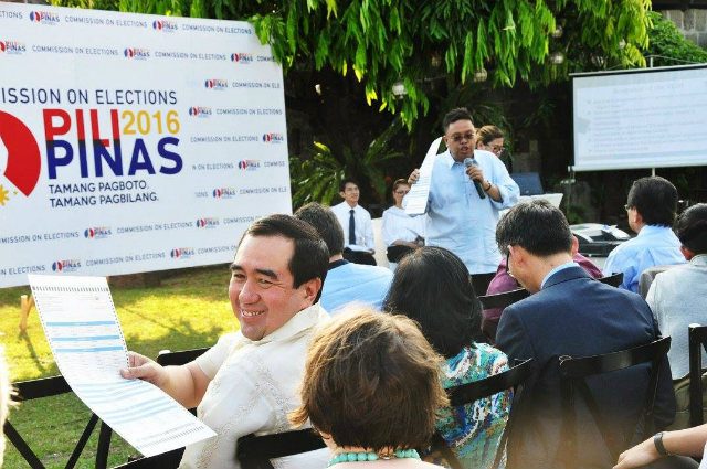 Despite objections, Comelec OKs replacement ballots