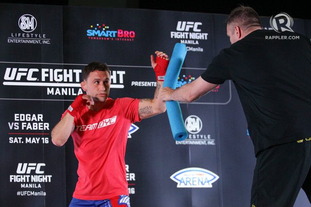 Frankie Edgar displays on-point boxing combinations during the open workouts. Photo by Mark Cristino/Rappler 