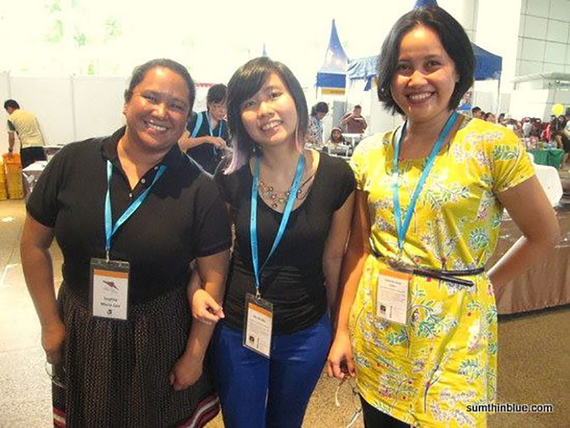 SCHOLASTIC MOMENT. Sophia Lee, Thia Shi Min, Catherine Torres. Photo by Blooey Singson of sumthinblue.com
