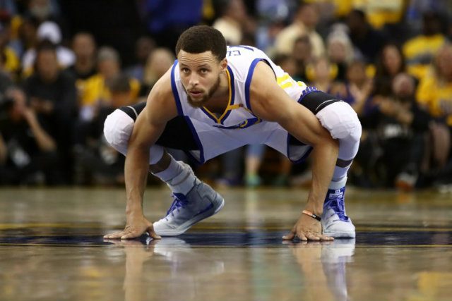 Warriors seize 2-0 lead after thumping Leonard-less Spurs