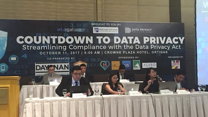 'COUNTDOWN.' Ahead of a March 2018 deadline set by the NPC, the Disini & Disini Law Office tackle relevant topics on the Data Privacy Act during the seminar. Photo by Michael Bueza/Rappler 