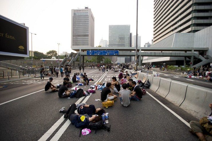 Democracy protestors ignore HK leader’s call to end demo