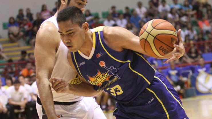 De Ocampo, Talk ‘N Text outlast Purefoods in overtime