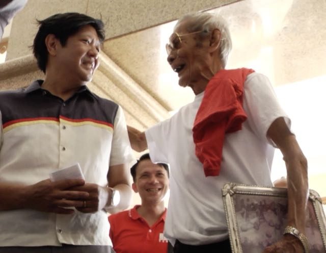 HONCHO. A Marcos loyalist who claims to be a hitman of the former President Ferdinand Marcos meets with Bongbong Marcos in Batangas during his provincial sortie. 