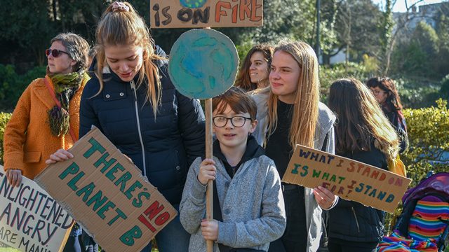 Thousands of UK kids skip school for climate protests
