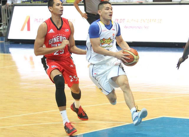 Kevin Alas of Talk 'N Text outpaces Ginebra's Japeth Aguilar to the rim. Photo by Nuki Sabio/PBA Images 