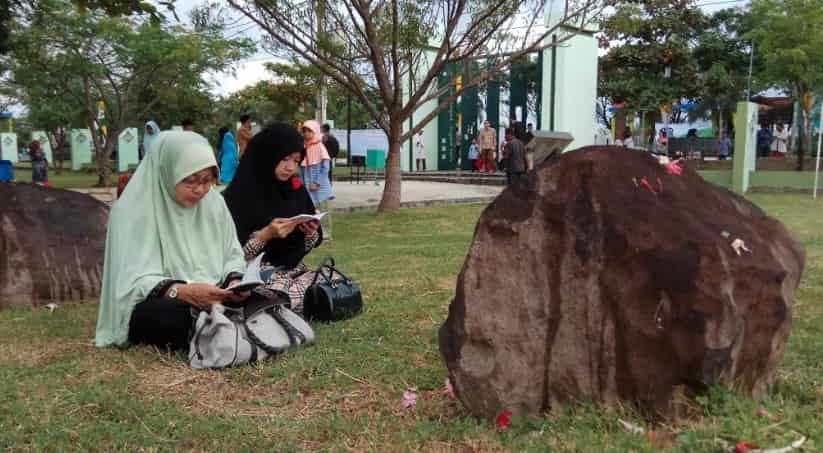 13 tahun tsunami Aceh: Seuntai doa di pusara tak bernisan