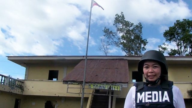 Philippine flag replaces ISIS black banner at Butig town hall