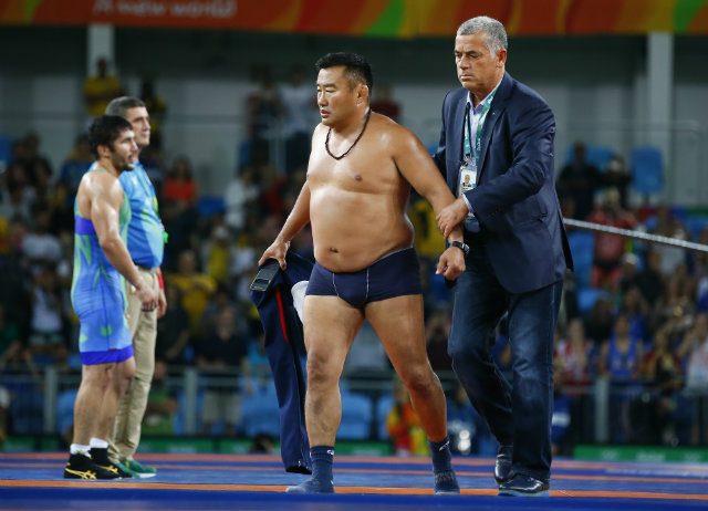 Wrestling coaches strip to undies to protest Rio judging