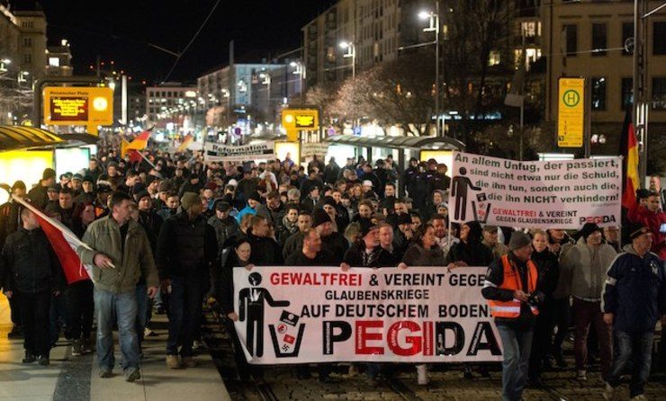 25,000 attend German anti-Islam march, but counter-protests bigger