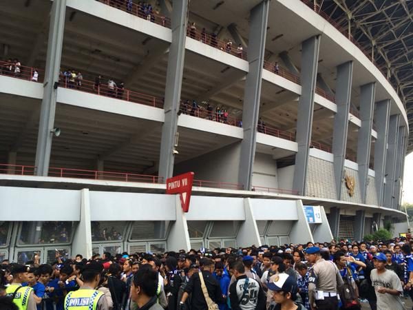 Polisi amankan ratusan suporter rusuh jelang final Piala Presiden di GBK