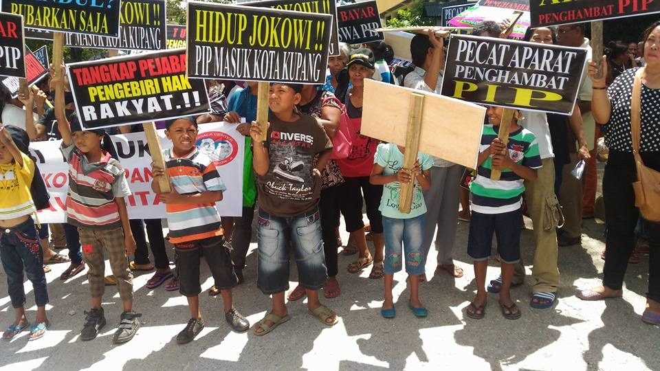 Unjuk rasa pencairan dana Program Indonesia Pintar berakhir ricuh
