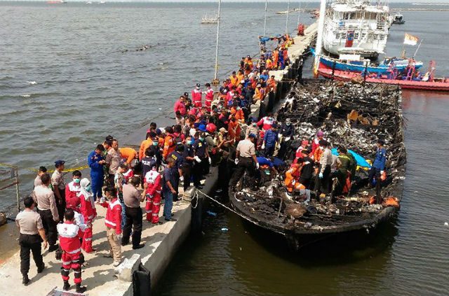 Indonesian tourist boat blaze kills 23