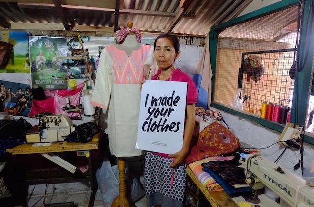 Buruh perempuan yang membuat pakaian untuk merek-merek ternama dunia. Foto dari Facebook/FashionRevolution  