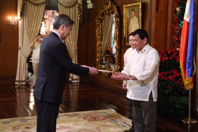 U.S. ambassador presents credentials to Duterte