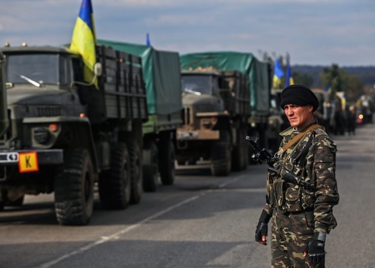 Ukraine leader sacks defense minister ahead of Russia talks