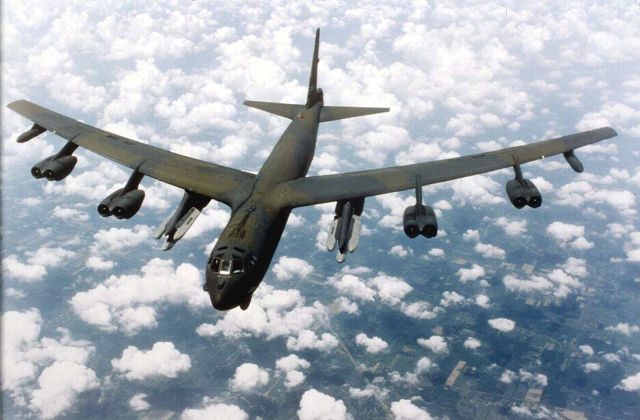 US B-52 bombers fly near islands claimed by China