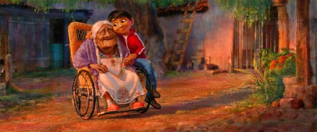 Miguel dan neneknya. Foto dari Disney-Pixar. 