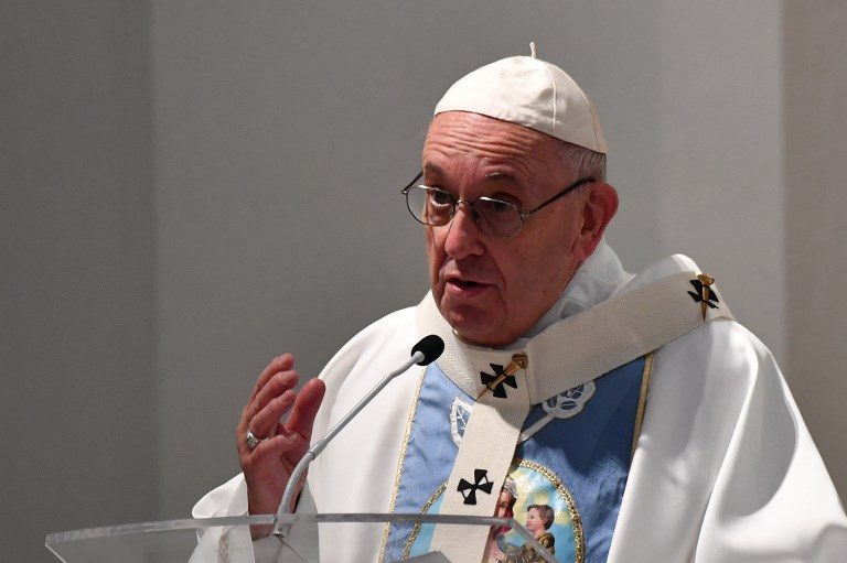 Pope Francis decries ‘extremist’ attacks in Christmas message