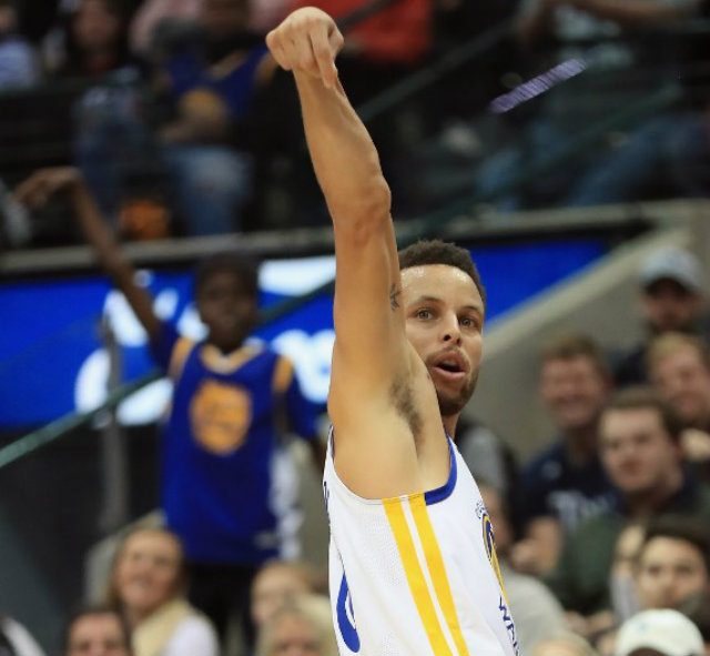 Steph Curry sinks game-winning 3 to push Warriors over Mavs