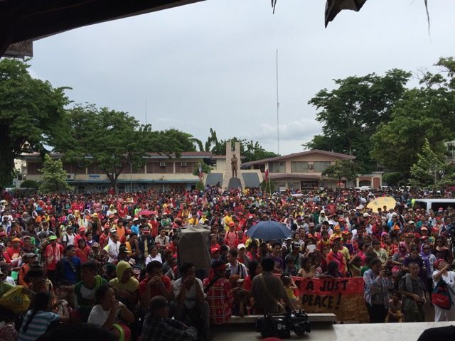 Thousands rally in Davao to show support for Duterte admin peace talks