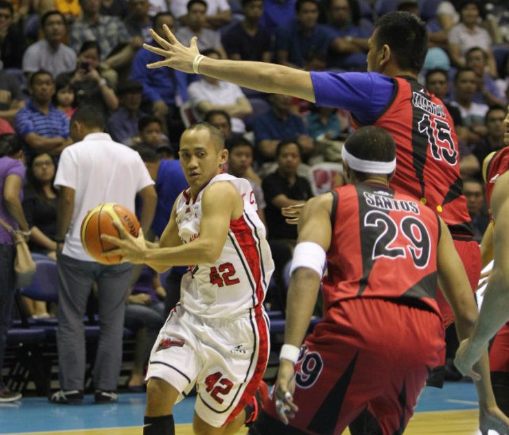Alaska's fortunes have risen and fallen with JVee Casio in this series. File photo by Nuki Sabio/PBA Images