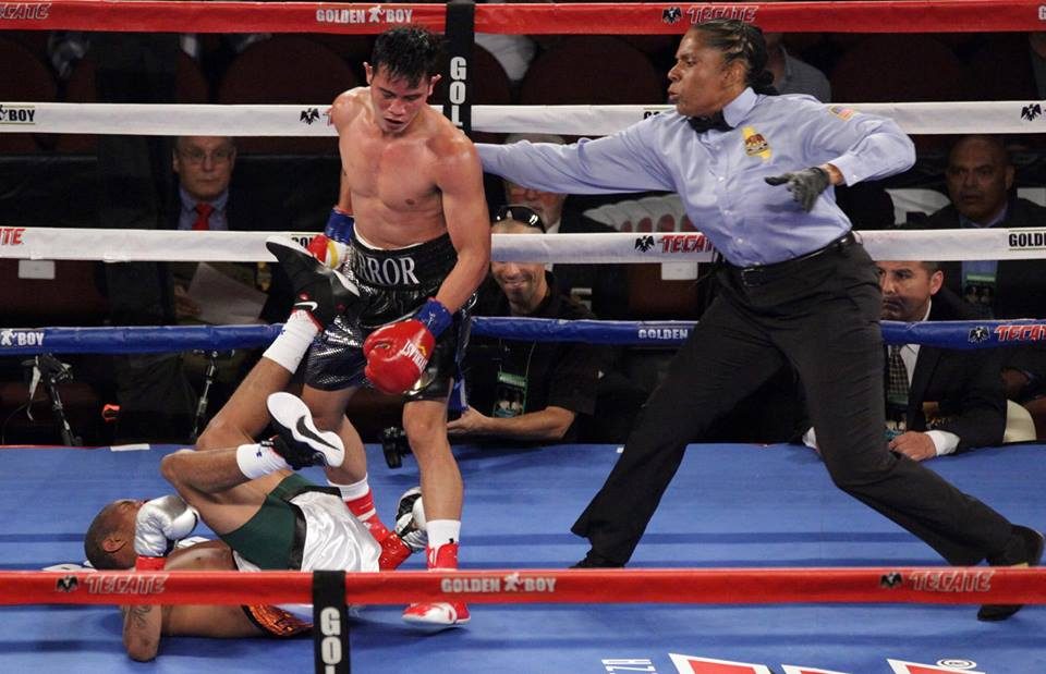 Pinoy boxer Dulay KOs unbeaten prospect Arboleda in LA