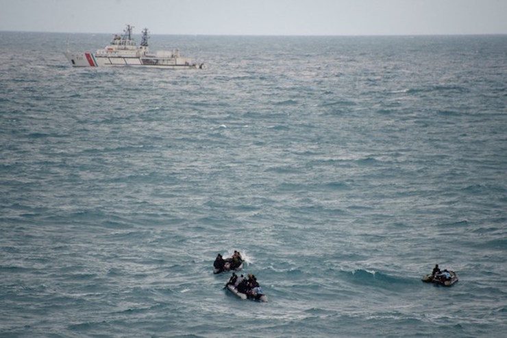 Rough seas stop divers reaching AirAsia jet’s main body