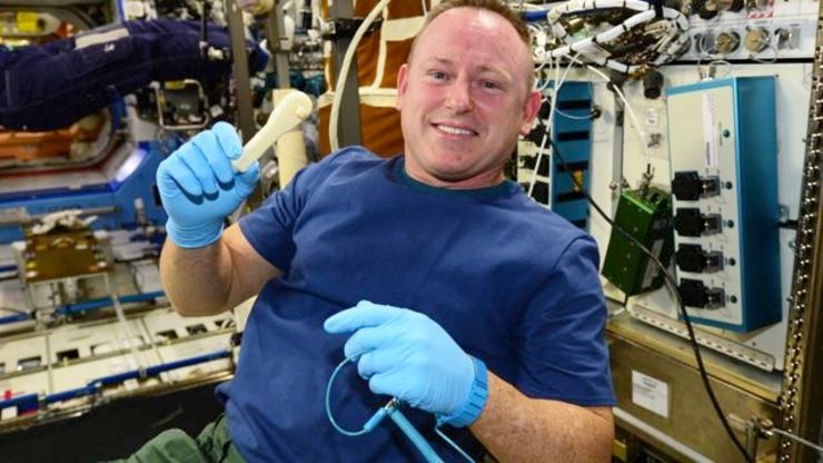 ISS crew gets new ratchet – over email