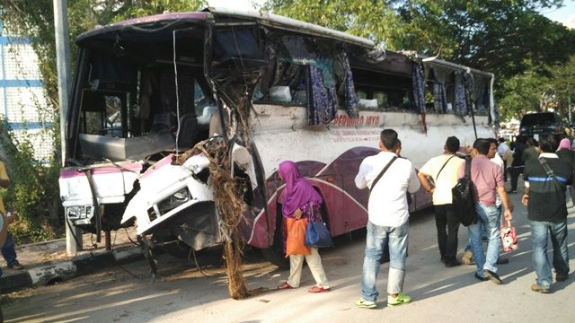 Tiga WNI tewas dalam bus pariwisata yang terguling di Malaysia