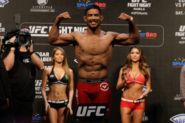 Mark Munoz checked in at 186 for his final MMA fight while his opponent Luke Barnatt of England weighed 185 pounds. Photo by Josh Albelda 