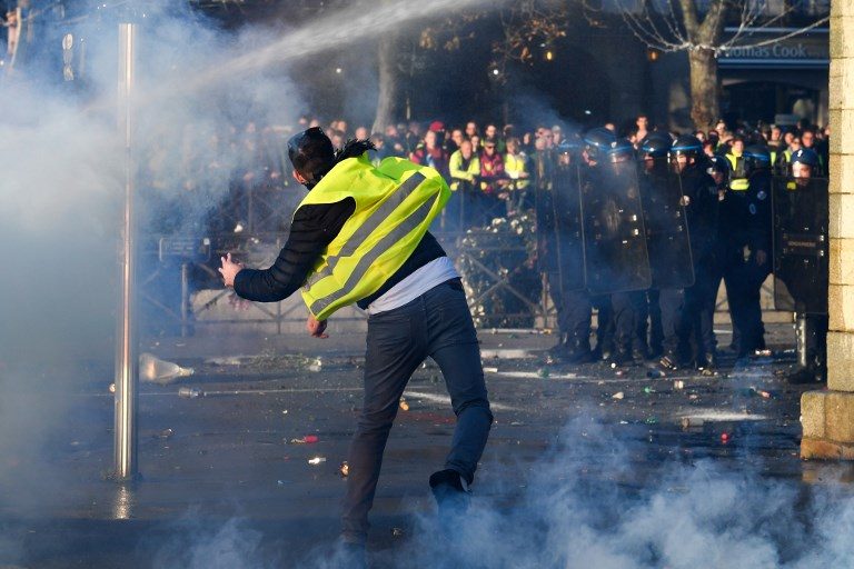 More than 400 hurt in French fuel price protests