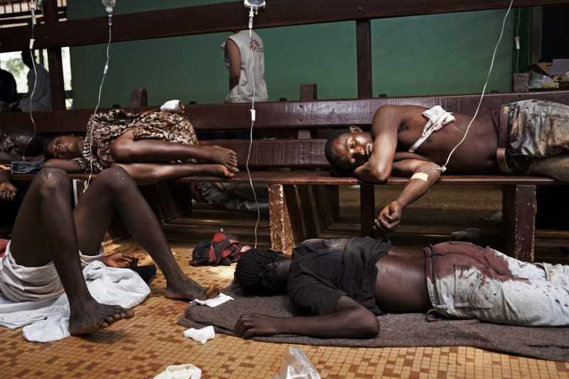 Tahun 2014: Suasana krisis medis yang kronis di Republik Afrika Tengah. Doctors Without Borders harus berjuang memberikan pertolongan di tengah tersebarnya teror dan rasa takut. Foto oleh: Camille Lepage/Polaris 