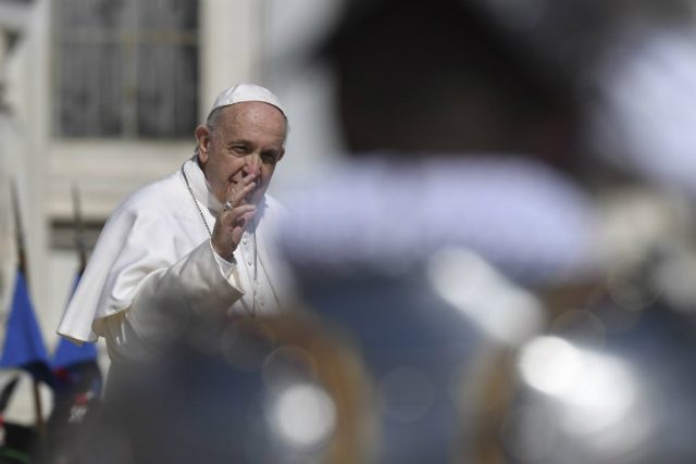 Panama youth meeting offers pope respite from scandals