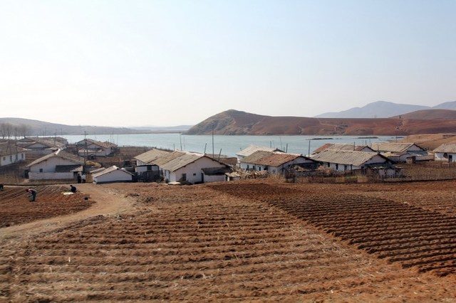 North Korea admits farming failures amid food shortages
