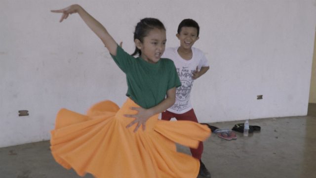 WATCH: Antique kids dance for OFW moms in Palarong Pambansa 2017