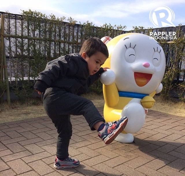 Berfoto bersama Dorami, adik perempuan Doraemon. Foto oleh Sumanda Tondang. 