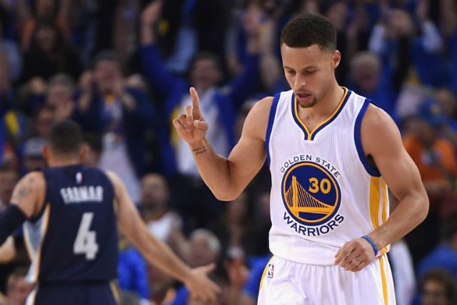 Warriors reach 73-9 as Steph Curry makes more NBA history