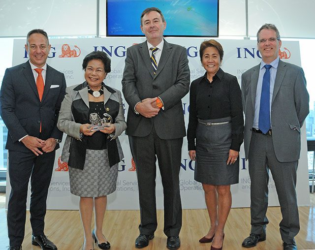 OPENING. Gracing ING GSO's formal opening is Philippine Economic Zone Authority director-general Lilia de Lima (second from left); along with ING executives (from left) Nigel Smith; Cees Ovelgonne; Consuelo Garcia; and Mark Newman. Photo from ING GSO