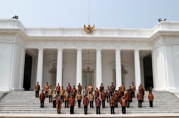 Indonesia’s Jokowi reshuffles cabinet to boost economy