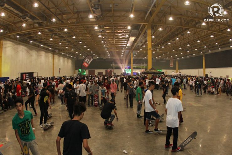 Skaters pack into the World trade Center. Photo by Mark Cristino/Rappler
