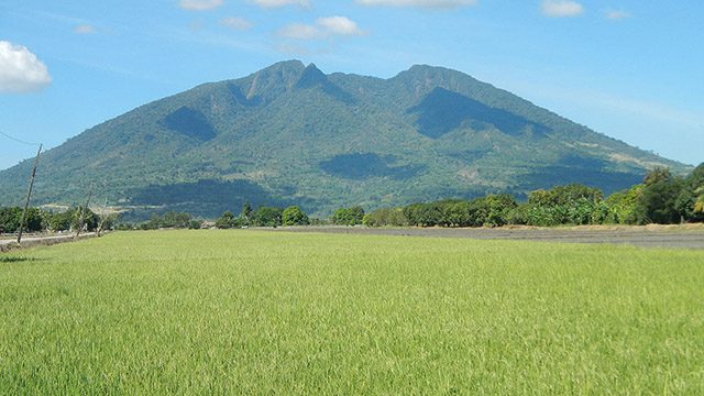 5,000 people threatened by Arayat landslides refuse to leave homes