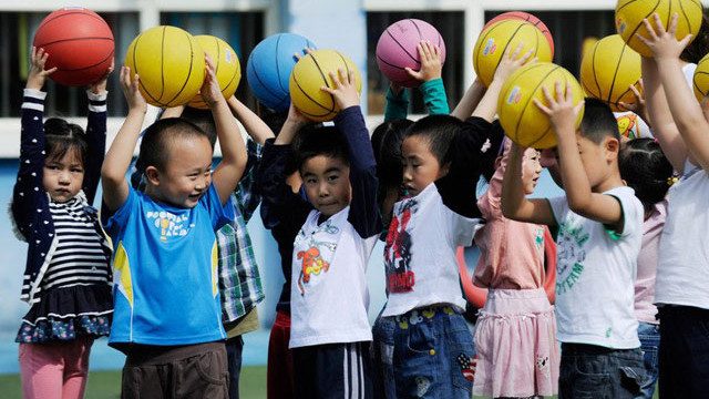 China ends one-child policy – state media