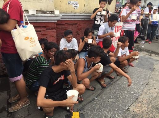 DUTERTE KITCHEN. Organizers of the pro-Duterte mobilization set up a Duterte kitchen at the venue to feed attendees arrozcaldo 