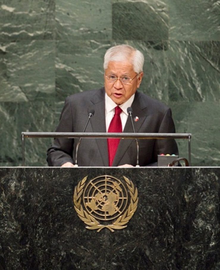 UN PUSH. After presenting before ASEAN the Philippines' Triple Action Plan, Del Rosario raises the proposal before the UN General Assembly. UN Photo/Amanda Voisard