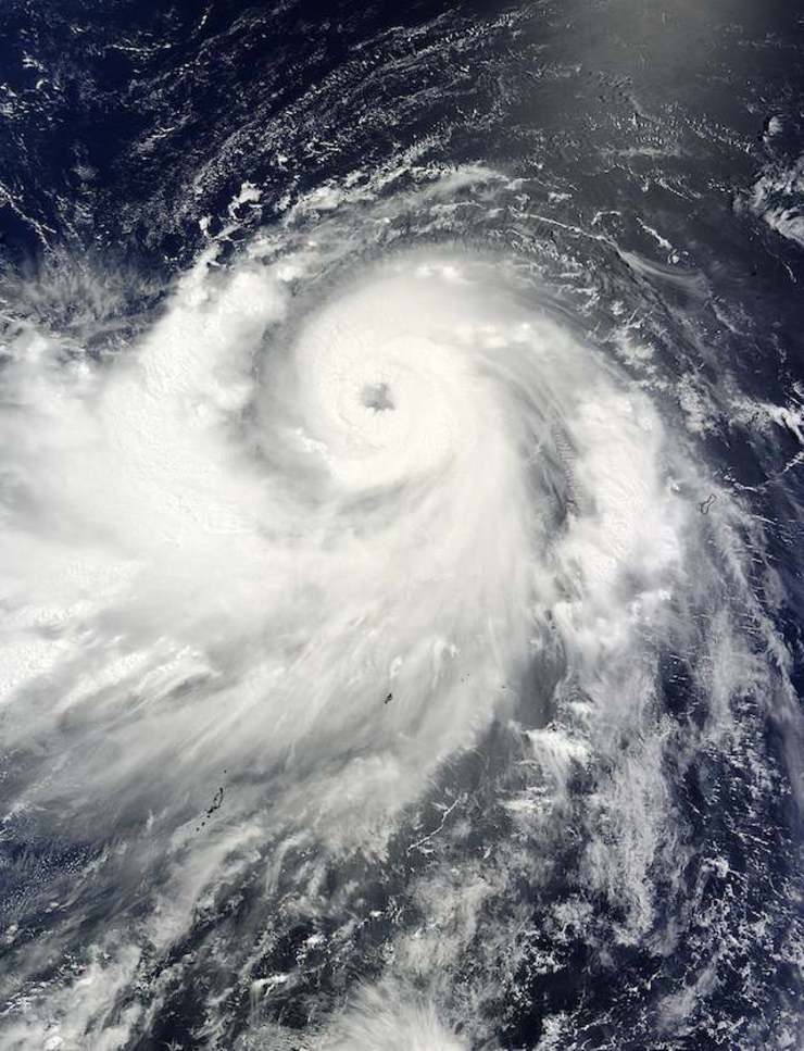 Neoguri: Japan on highest typhoon alert