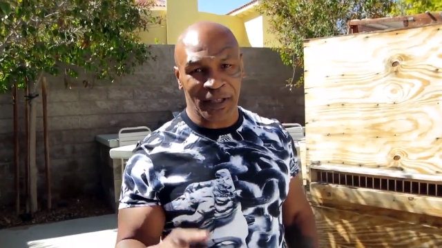 Mike Tyson on Mayweather: ‘He’s a very small, scared man’