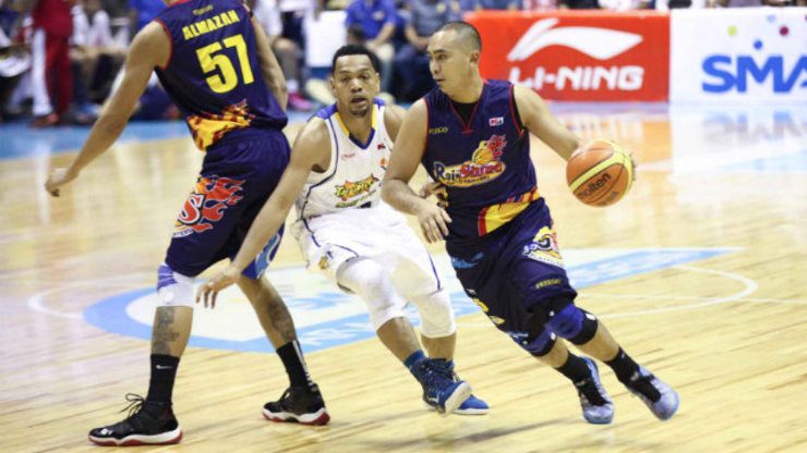 SIGH OF RELIEF. Paul Lee (right) can heave a sigh of relief after averting a major injury. Photo by Nuki Sabio/PBA Images