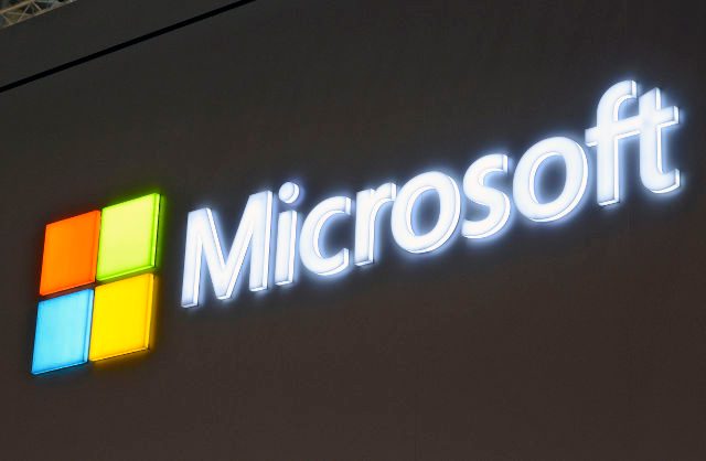 Microsoft quarterly profit slips but tops forecasts